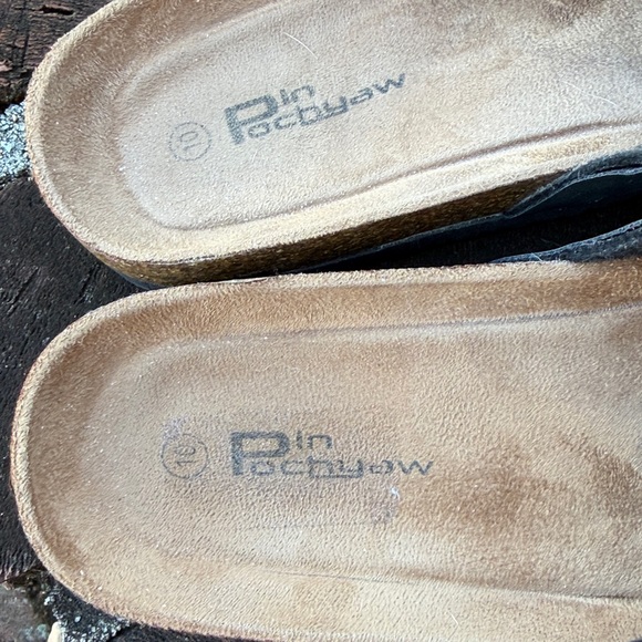 Pin Pochyaw Black Slide Sandals size 10 - Picture 3 of 6